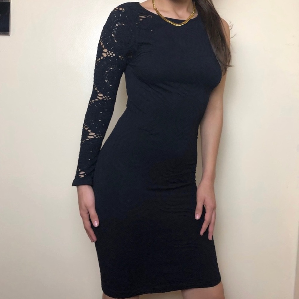 HP 🎉 Black One Shoulder Dress w/ Mesh